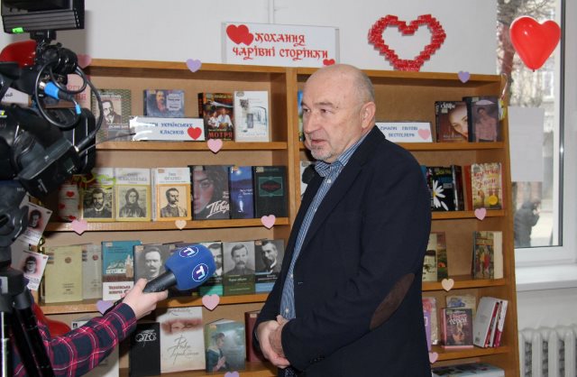 Думками про книги ділиться канд. наук із соціальних комунікацій, викладач кафедри журналістики, відомий письменник О.К.Вільчинський